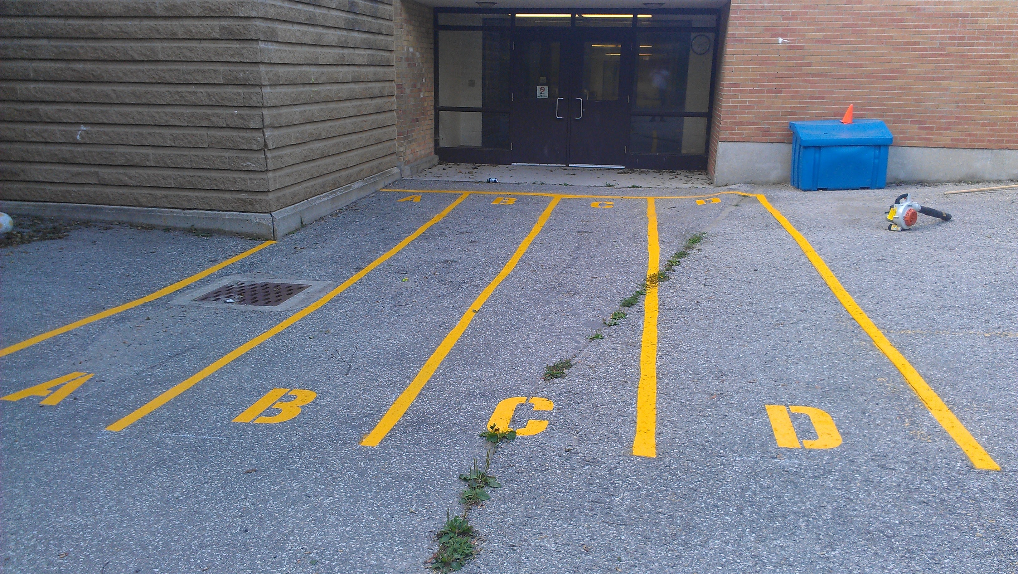 backpack lines painting