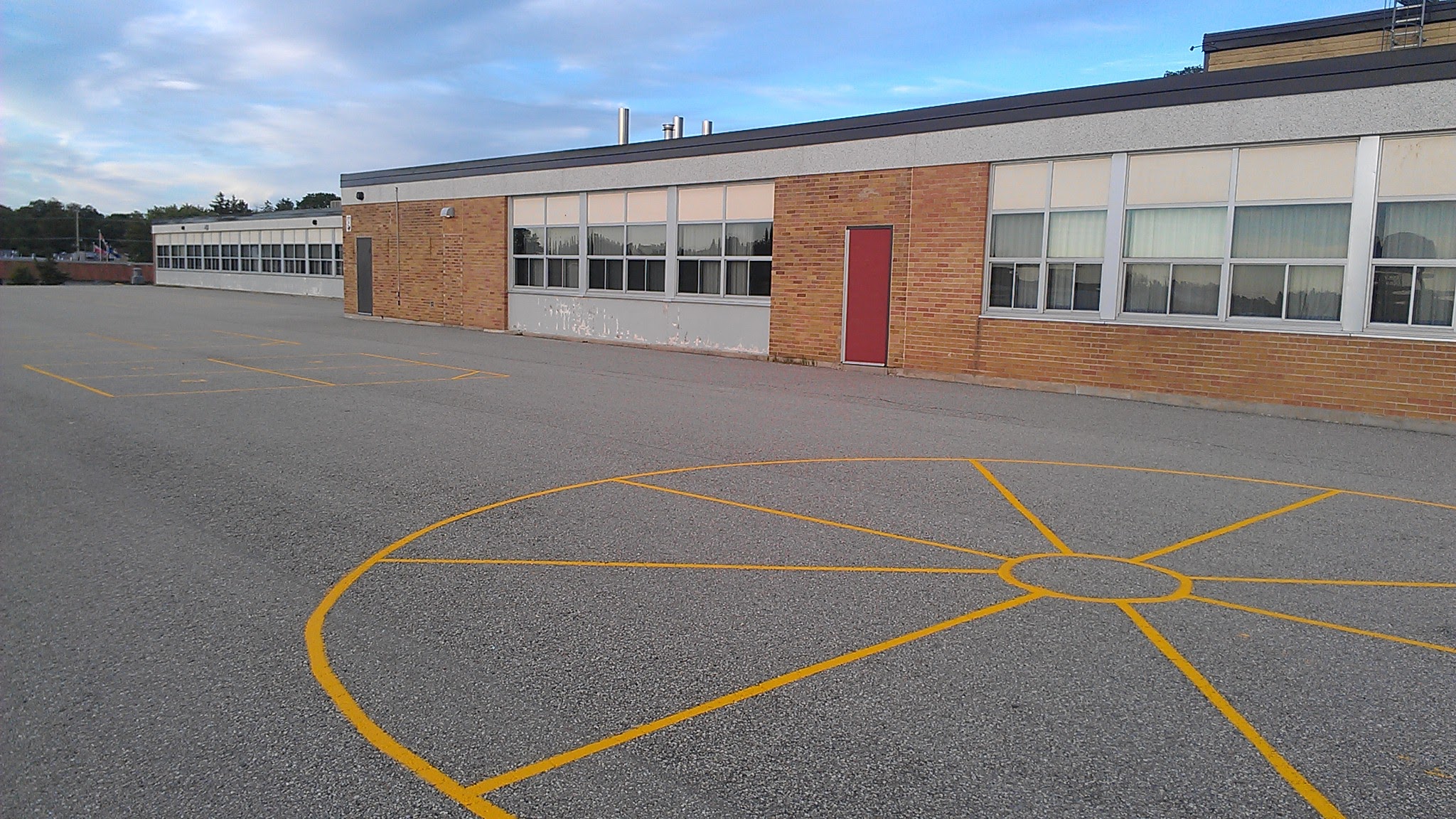 circle playground painting